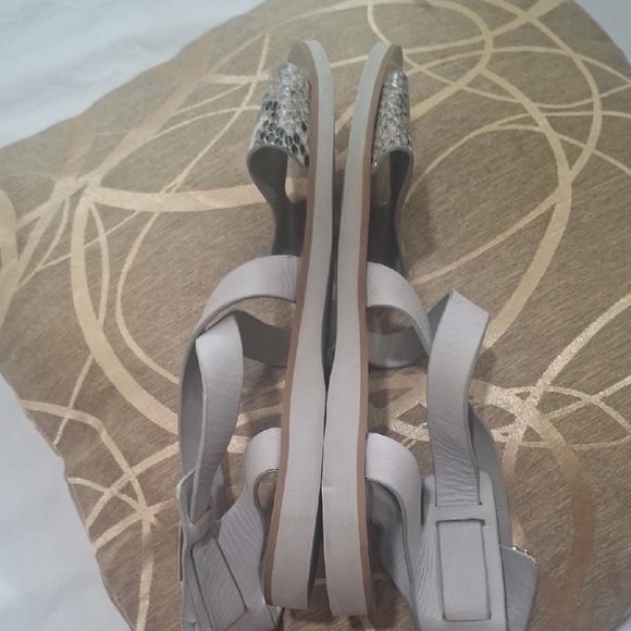 Marc Fisher Wome's Gray and Snake Print Sandals Size 8M - Picture 12 of 12